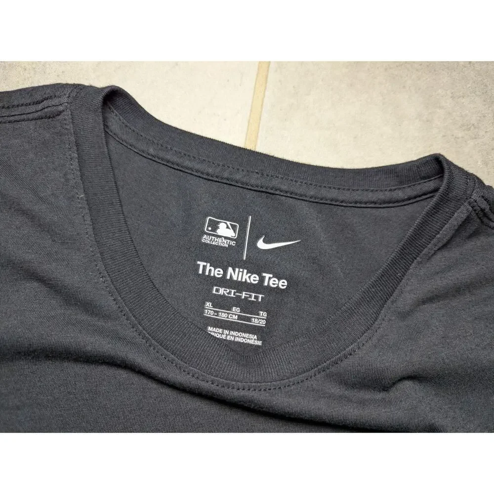 Nike ***approximate measurements